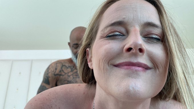 This pic popped up on my memories feed. Smiling with @shaundam inside, Good Times! https://t.co/Ghjm<a href="/tag/queenofspades"class="tags"><span>#queenofspades</span></a>