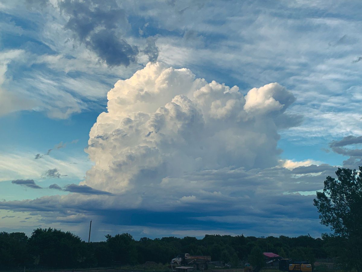 MountsofKansas's tweet image. #kansas #skyline #mountain