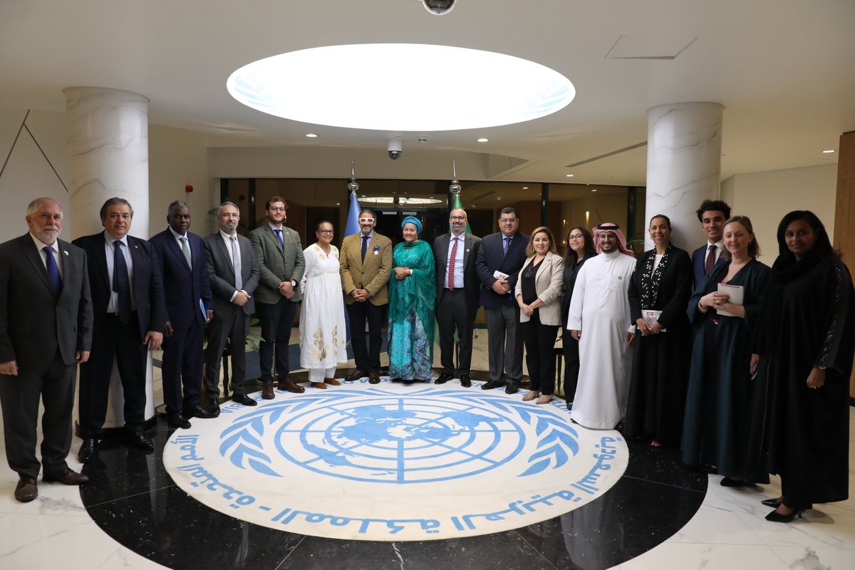 UN_SaudiArabia's tweet photo. Inspirational meeting yesterday in #Riyadh as the UN Deputy Secretary General @AminaJMohammed joined forces with @UN_SaudiArabia Country Team. 

Together, we're turbocharging innovative partnerships in #SaudiArabia, aligned with the transformative UN 2.0 vision. 🌟🇺🇳🇸🇦 https://t.co/yeCzyCtnHj