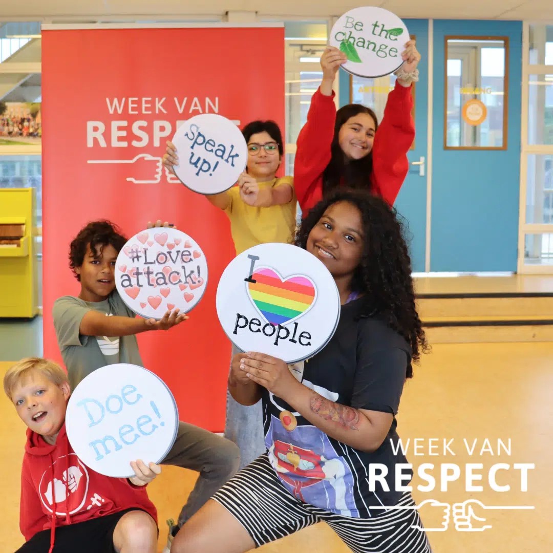 WIJ DOEN MEE! #Respect is elke dag belangrijk, maar tijdens de Week van Respect (6 t/m 12 november) zet #Wolfsbos in #Hoogeveen dit thema volop in de schijnwerpers. Zo inspireren we onze leerlingen.

#weekvanrespect #elkeontmoetingiseenkans @Respect_foundation