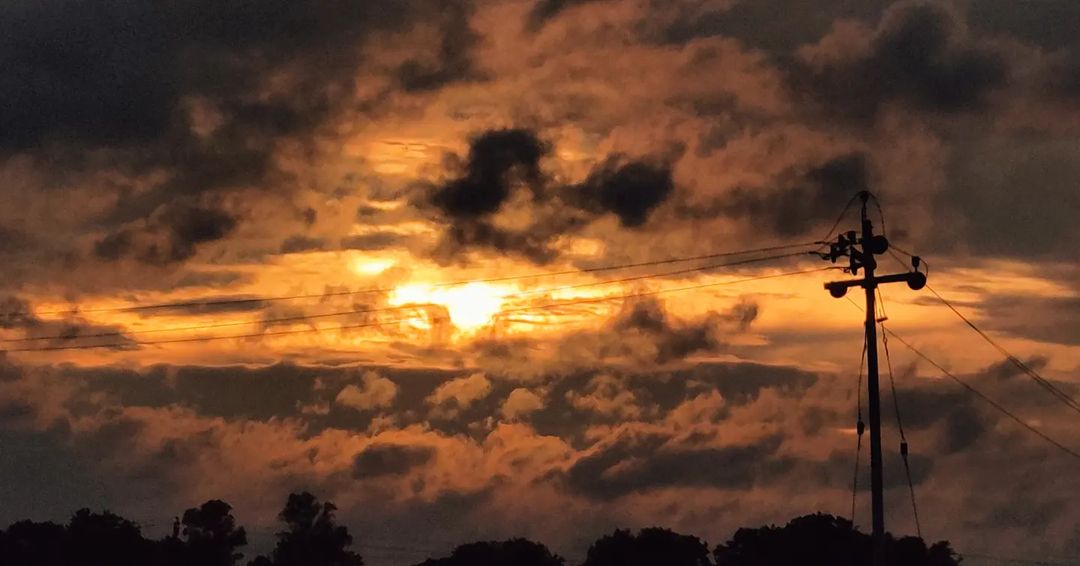 A scholar is like climbing a mountain. He will gain height by moving. It is like sleeping for a long time, and he will gain strength after a long time.