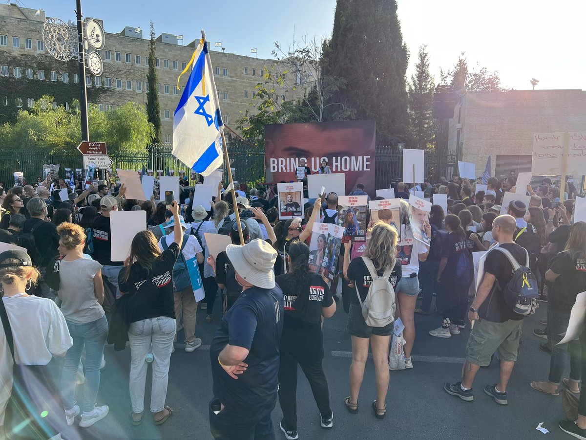 Hadar Youavian tweet media