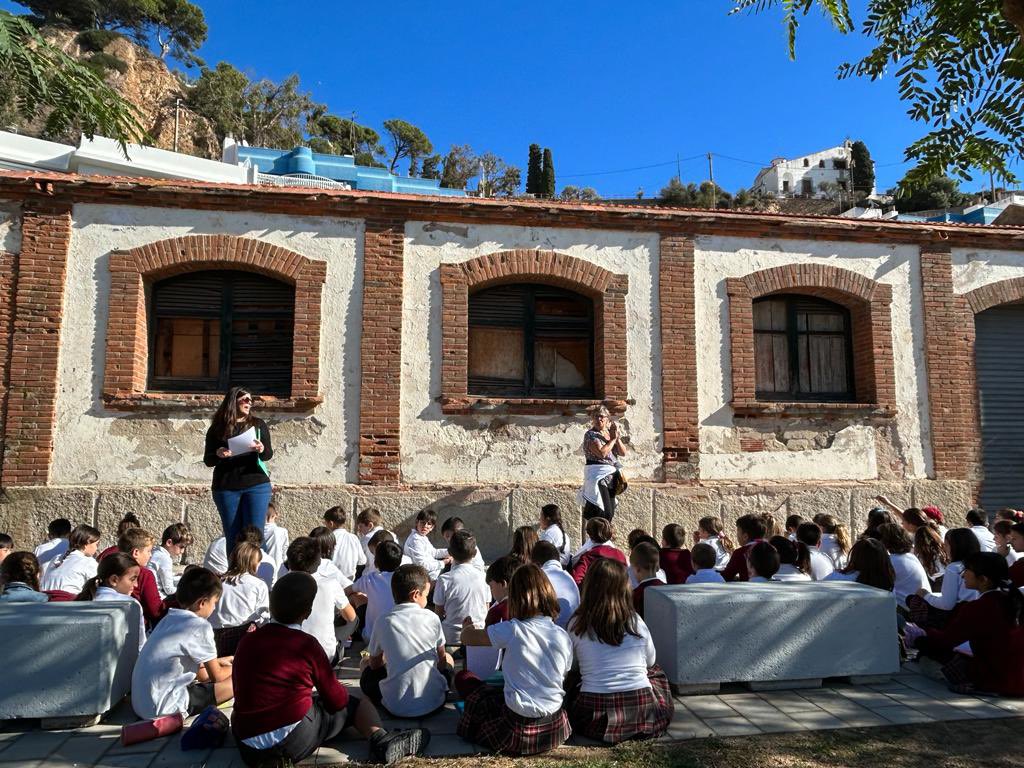 manyanetblanes's tweet image. A #3rEP i #4tEP iniciem la setmana temàtica sobre els pintors i pintores coneixent l’obra de l’artista blanenc i exalumne del col·legi @joelristol Hem començat a fer la reproducció d’una obra seva.
#josocmanyanet #blanes #temàtic2023 #pintorsipintores