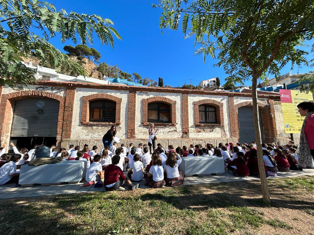 manyanetblanes's tweet image. A #3rEP i #4tEP iniciem la setmana temàtica sobre els pintors i pintores coneixent l’obra de l’artista blanenc i exalumne del col·legi @joelristol Hem començat a fer la reproducció d’una obra seva.
#josocmanyanet #blanes #temàtic2023 #pintorsipintores