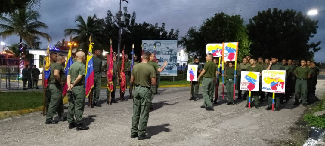 EPGZA_GC's tweet photo. #06NOV23 En Apoyo a #ElEsequiboEsDeVenezuelase  efectuó trote al mando  del CN HÉCTOR PEREIRA PÉREZ Segundo Comandante @zodimainat75, acompañado de los comandantes de las unidades acartonadas en la jurisdicción.  #FANB  #ElEsequiboEs5VecesSI https://t.co/gleaUnbhD0