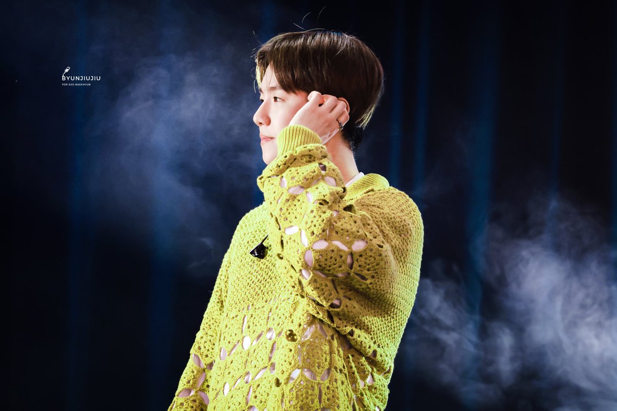 byunjiujiu0506's tweet photo. 𝑭𝒂𝒊𝒓𝒚 𝑫𝒖𝒔𝒕.
✨🫧
#백현 #BAEKHYUN #EXO 
@B_hundred_Hyun https://t.co/LhZItDTp95