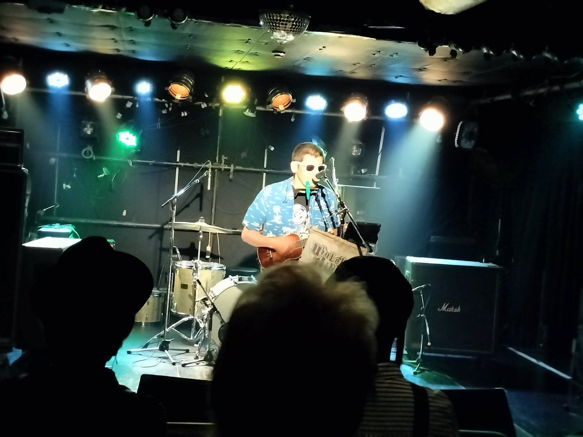 z_piratesrocks3's tweet photo. Ukulele HIRO
#FELLOWS
#FELLOWS53
#EASTBAY
#SKINHEADGIRL
#THERAPTOLS
#TheCALLINGS
#UkuleleHiro
#DJz
#DJTAKA
#高円寺showboat https://t.co/DK3Hx2rXlk