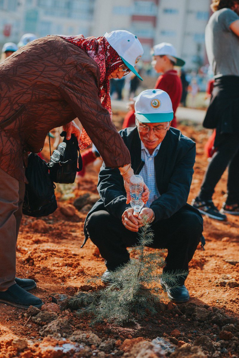 11 Kasım Millî Ağaçlandırma Günü’nde fidanlar bizden toprakla buluşturmak sizden😊

81 ilimizde kuracağımız Cumhuriyet Ormanları kurda kuşa yuva olacak, Cumhuriyetimiz bir ağaç gibi ilelebet kök salacak.🇹🇷🌳

Haydi Türkiye, 7’den 70’e fidan dikmeye💚

#CumhuriyeteNefes