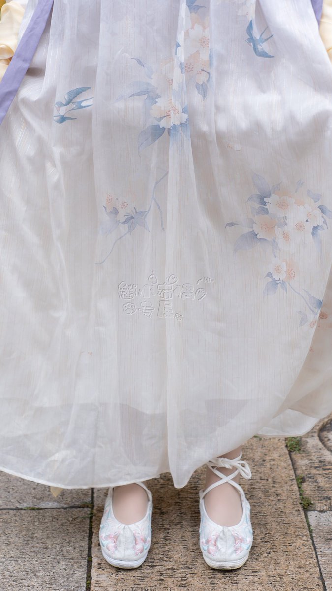 zzq879136's tweet photo. 汉服裙裙
#洛丽塔 #萝莉 #原味 #白丝 #足控 #高中生 #cosplay #二次元 https://t.co/jMj6qYLUsW