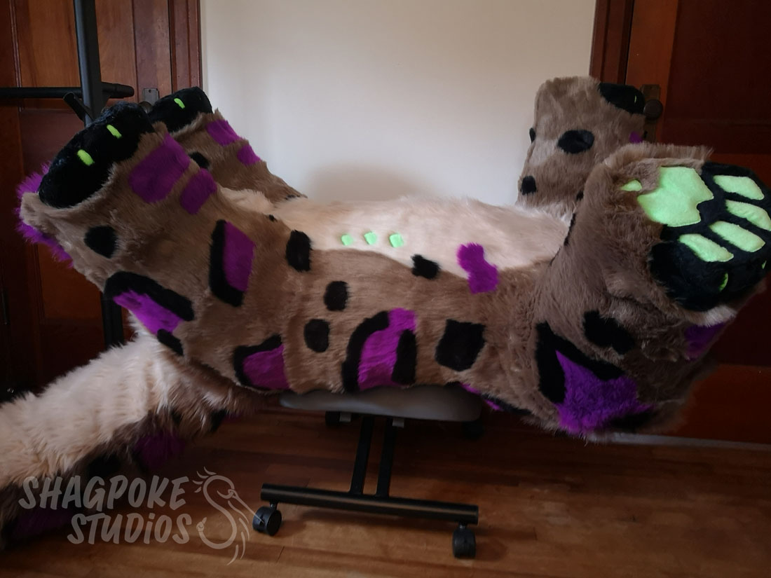 ShagHarder's tweet photo. Some more pics of the alternative crawler/bitchsuit body that I made for one of my fullsuits! 

I'm open for comms! Form is found here:
https://t.co/F3TlUcdMOL
with head would go under "padded fullsuit" without would be "padded bodysuit" just specify in the notes it's a crawler! https://t.co/GIPHeWoYAw