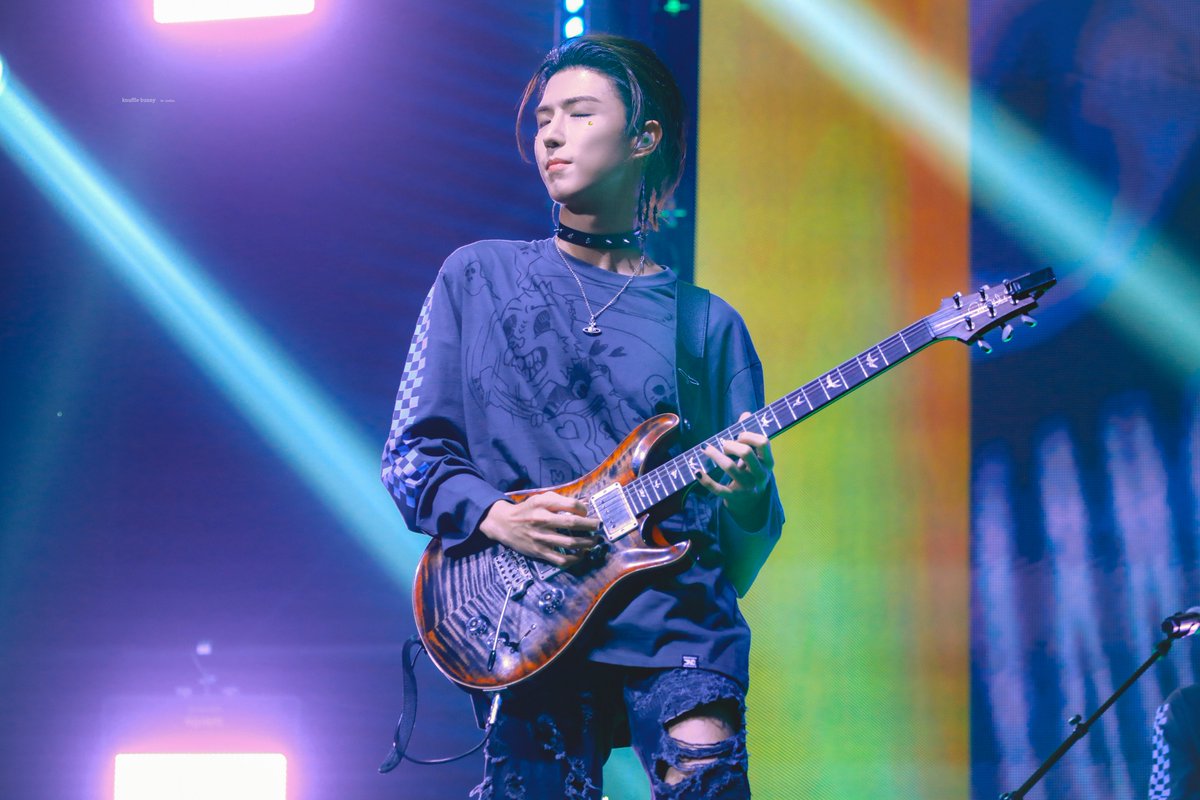 231105 콘서트 #엑스디너리히어로즈 #XdinaryHeroes #JunHan #준한 

눈을 감은 순간 선명해지는 건