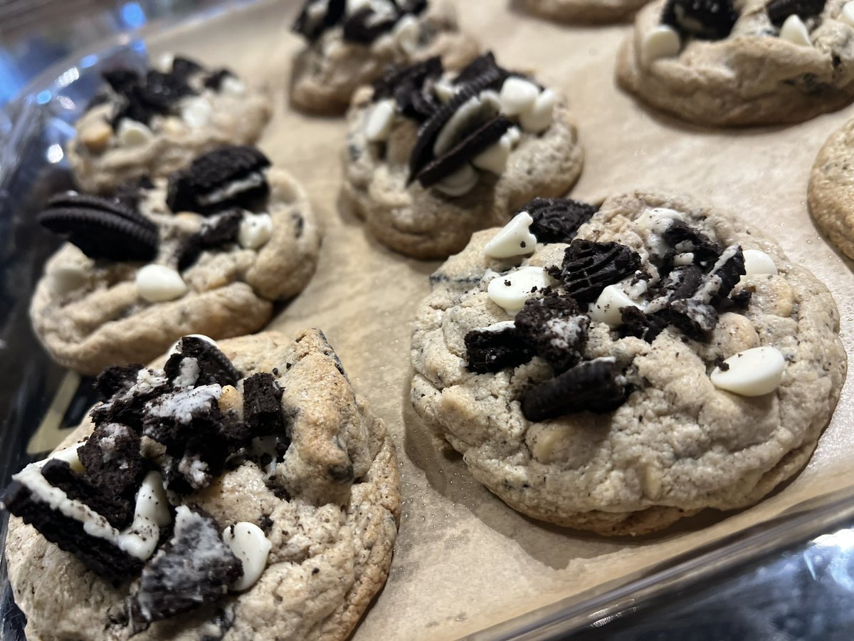hemplication's tweet photo. Cookies &amp; Cream Cookies https://t.co/5Z8pXUuV3K