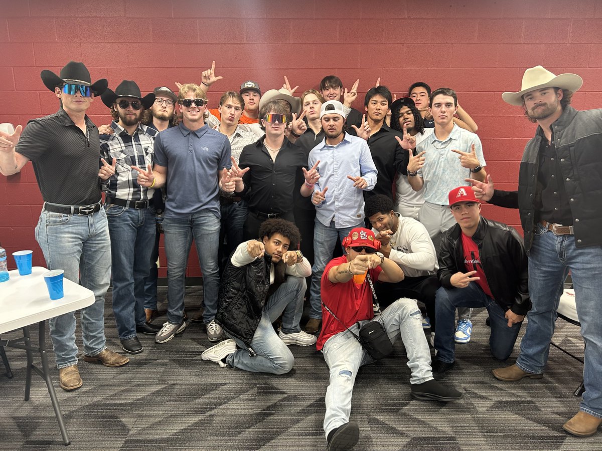 HesstonBaseball's tweet photo. And on the other side, the "Cowpokes", coached by two Oklahomans! Jarod Fugate &amp; Canon Stewart. https://t.co/qBp2NoLR6R
