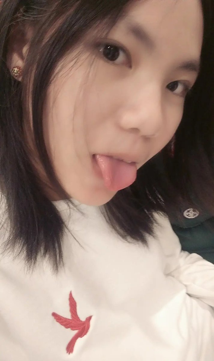 zhu_mook's tweet photo. แบร่ 👅
#TreasureMakerSelcaDay #JIHOON https://t.co/K77kmkoInk