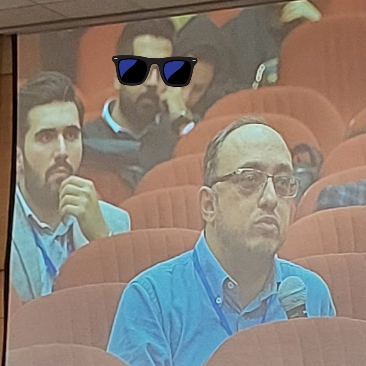 MiladZarei_ir's tweet image. رویداد گراف دی؛
کی می تونه حدس بزنه اون آقاهه امیرحسین صدقی هست؟ 
به یاد درنای امید ... 😎😬
@grafday1
@bozorgvar_
#grafday #graphday #pr
#روابط_عمومی #روابطعمومی #گرافدی #گراف_دی