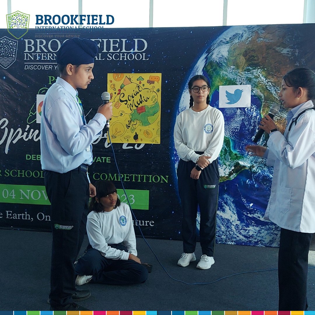 BrookfieldInte1's tweet photo. Students delivered a thought-provoking skit on the "Impact of Social Media on Students" during a special assembly. 📷📷#BrookfieldInternational #Skit #SocialMediaImpact #EducationMatters #StudentTalent https://t.co/e8aKQN6hZV
