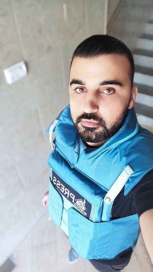 sahouraxo's tweet photo. BREAKING: Israel just murdered another Palestinian journalist, Muhammad al-Jaja, who they massacred along with his entire family (wife and 2 daughters).
Israel has now killed 47 journalists in Gaza in 29 days. https://t.co/WPJ1R8P6sy
