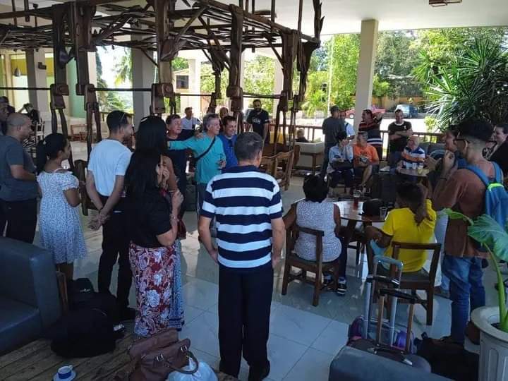 radioangulo's tweet photo. 📻🫂 Recibe #Holguín a los 18 profesionales de la #RadioCubana que integran el jurado que participará en el #FestivalNacionaldelaRadio con sede en territorio holguinero del 13 al 17 de noviembre. https://t.co/6hLcxYmAUD