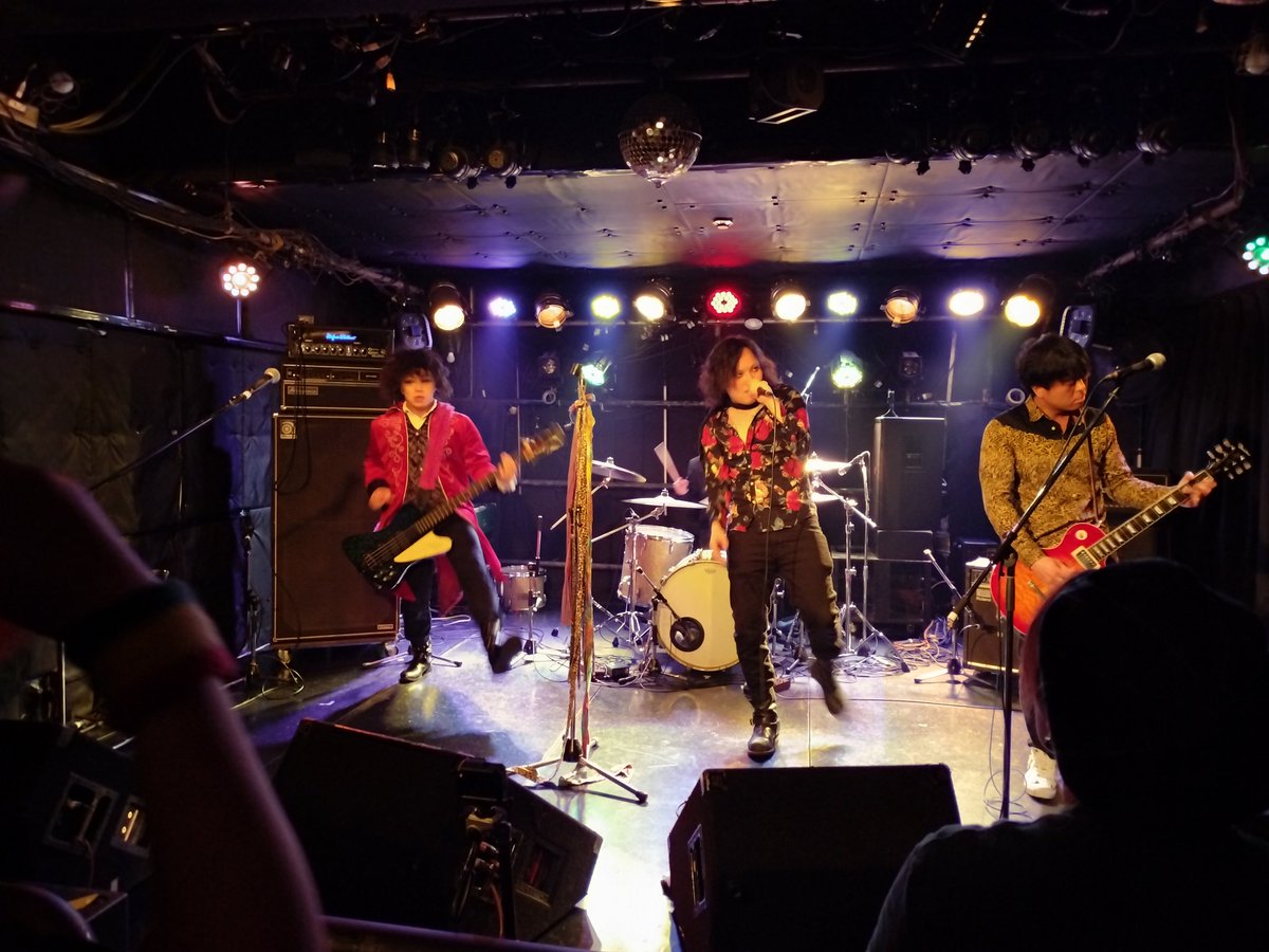 z_piratesrocks3's tweet photo. THE ASIAN LIPS
#FELLOWS
#FELLOWS54
#DIRTYOLDDRUNX
#NITROX
#NOJOBs
#THEASIANLIPS
#TheGroovyTimes
#TheKeyStone
#DJz
#DJTAKA
#高円寺showboat https://t.co/0Kdi4pilCC