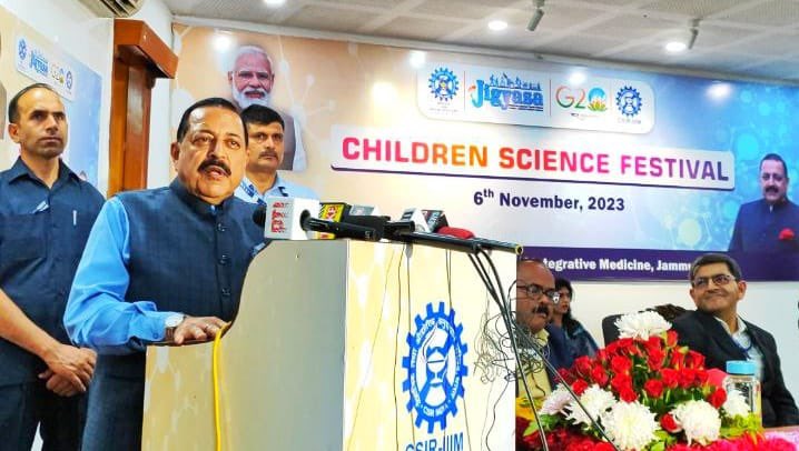 DrJitendraSingh's tweet photo. "Children Science festival" organised by #CSIR IIIM, #Jammu is a part of the countrywide “Jigyaasa” programme undertaken by Union Ministry of Science &amp; Technology to identify young scientific talent,mentor and groom it, lest its potential should remain unrealised and 
1/2 https://t.co/aPyFvnyDXm