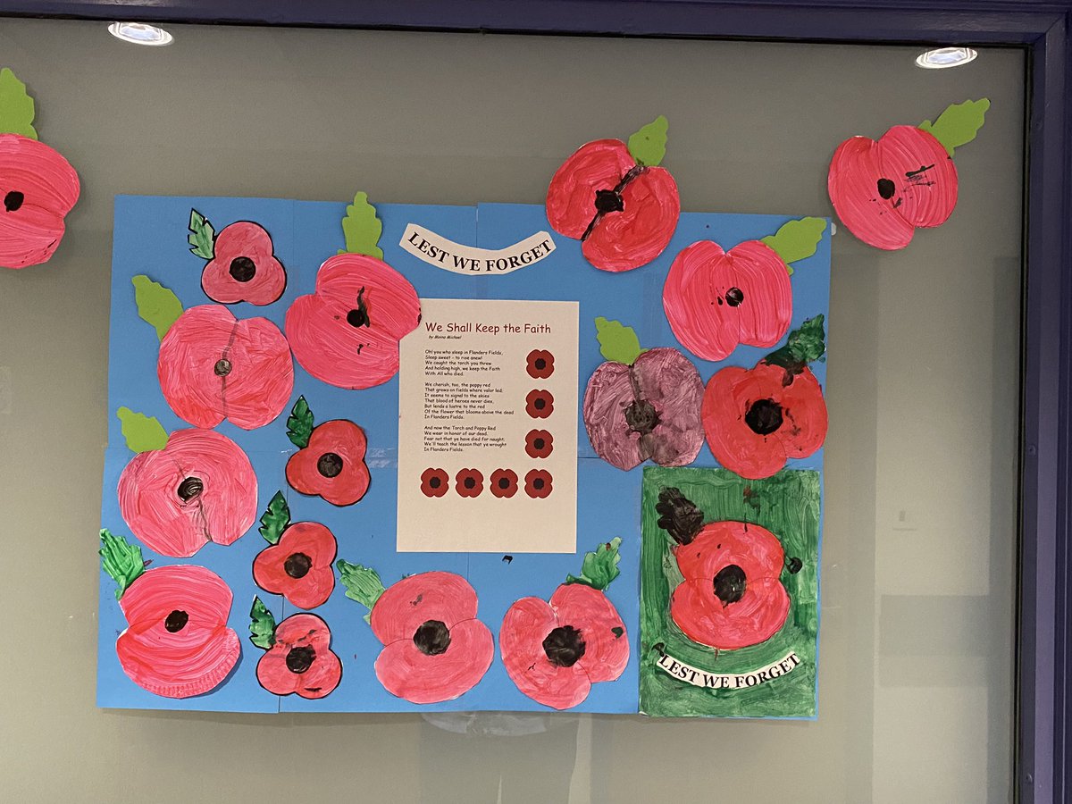 Patients on L1 have created a remberance display for the ward in an art session today #WeWillRememberThem #LestWeForget. <a href="/MCCN_UK/">Manchester Centre for Clinical Neurosciences</a> @neurorehabsrft1 <a href="/SCO__OT/">Salford Care Organisation Occupational Therapy</a> <a href="/ExpTeamNCA/">Patient & Service User Experience Team NCA</a> <a href="/NCAlliance_NHS/">Northern Care Alliance NHS Foundation Trust (NCA)</a>