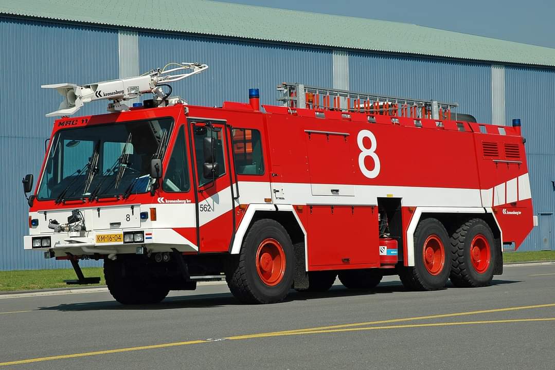 Oude tijden herleven... <a href="/marinebrandweer/">Korps Marinebrandweer</a> op "MVK Valkenburg"..