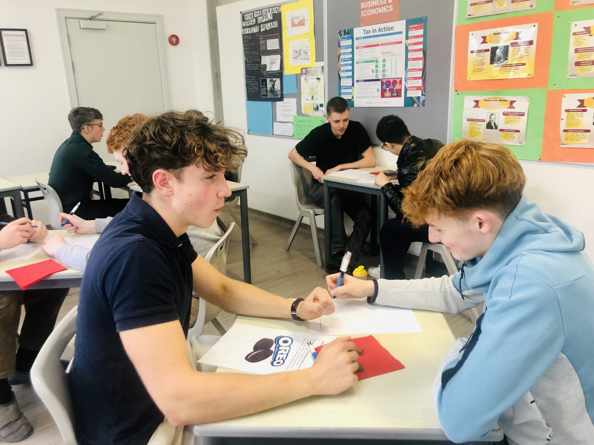GlenstalGirl's tweet photo. Fifth year @glenstalschool conducting the #LDMU @Oreo experiment in #lceconomics class today - the graphs always have a unique feature or two - depending on the student's love of cookies :) #economics https://t.co/nG7z2mIkIk