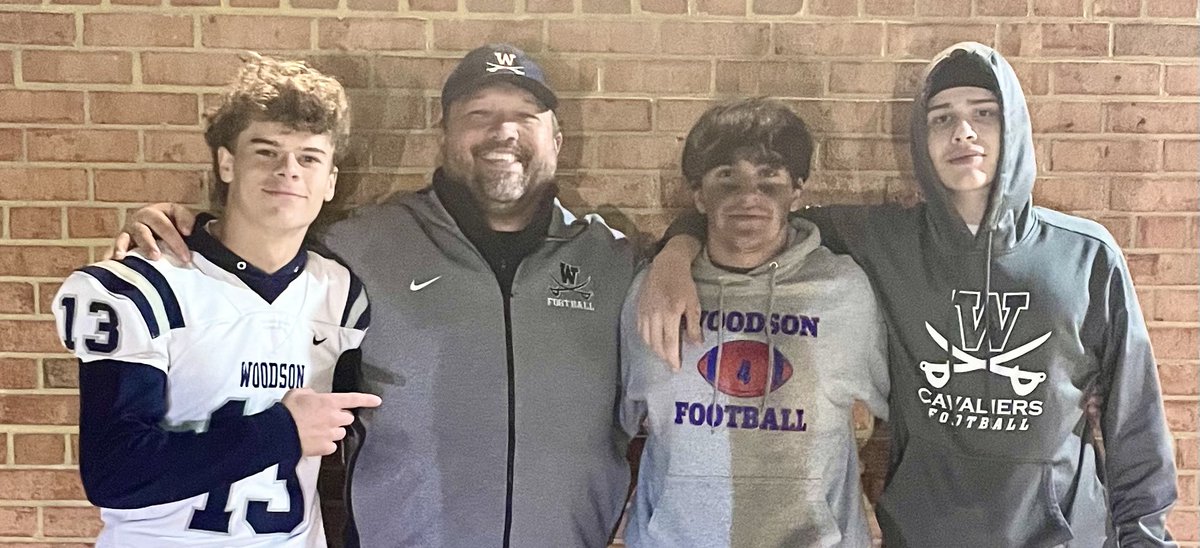 CoachBWoods11's tweet photo. Var/JV/Fr starting QBs, enjoyed working with this group this year!  Thanks for all your hard work and competing every day 🔥🏈 https://t.co/n4LS14jcGv