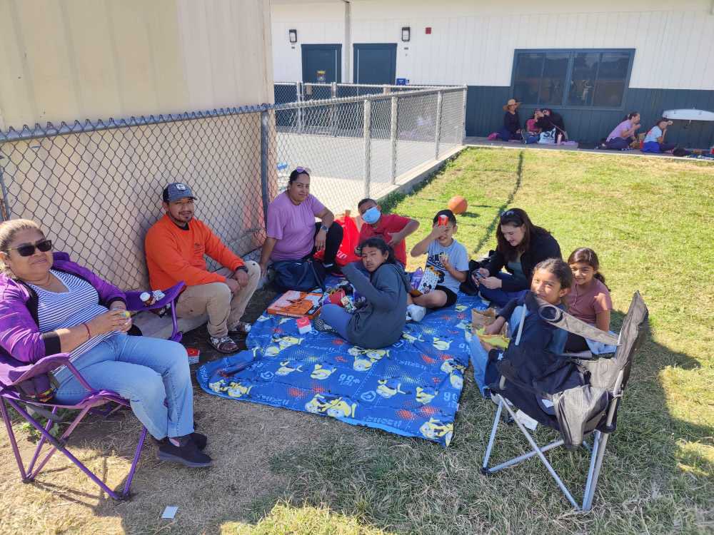 🌞🍔👨‍👩‍👧‍👦 What a fantastic Family Picnic day at Kingsley Elementary! Thanks to all the parents for joining us and making it a memorable day. @PomonaUnified #Kingsleypride #proud2bepusd