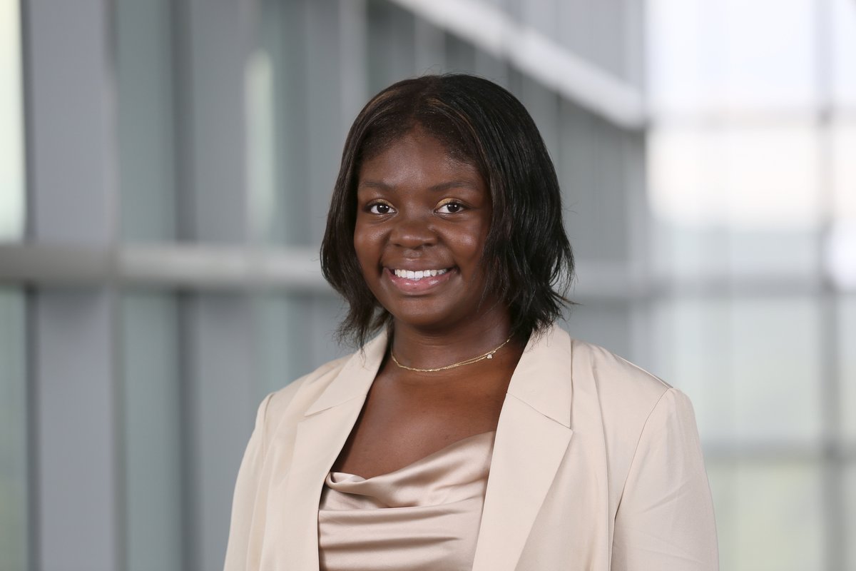 damianradcliffe's tweet image. Delighted that we are hosting @Adriana_Lacy on campus @uoregon this week as a @UOsojc Journalist in Residence. If you see Adriana around, please say hi! 👋

Adriana is the founder and president of @adrianalacyco, a full-service digital consulting firm. Her clients include…