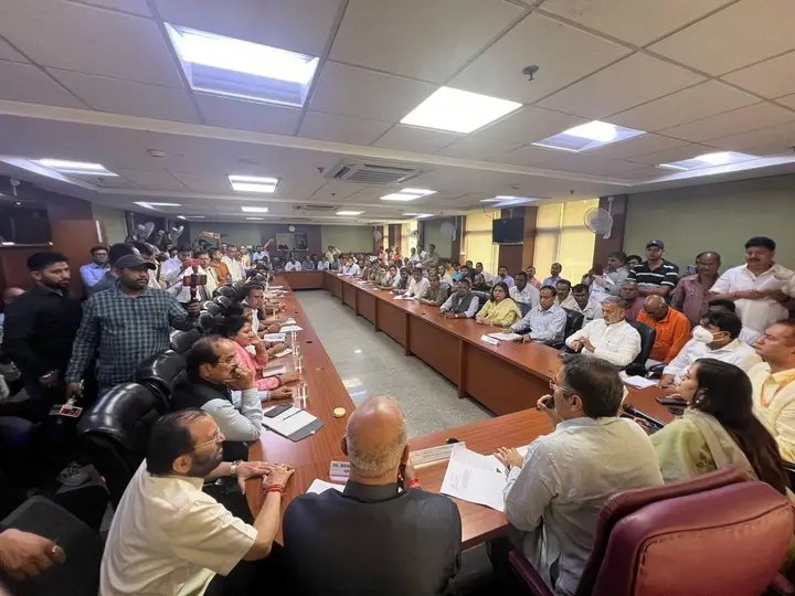 DMwestDelhi's tweet photo. A meeting was convened on 06.11.2023 with all stakeholders and representatives of Chhath Pooja Samitis regarding preparations for Chhath Pooja festival 2023. All departments were given directions for timely action @SinghKinny @LtGovDelhi @PMOIndia @CMODelhi @PravirJain https://t.co/Yyzgi8TJcn