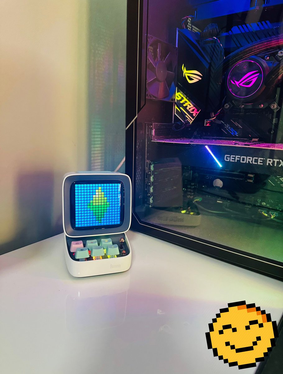 lifeofsimsyt's tweet photo. Look what a cute gadget I bought myself, Divoom Ditoo Pro. 🥰
Some time ago I started decorating my desk, you will see the final result soon.☺️

@divoom #pixelart #ditoopro #lifeofsims