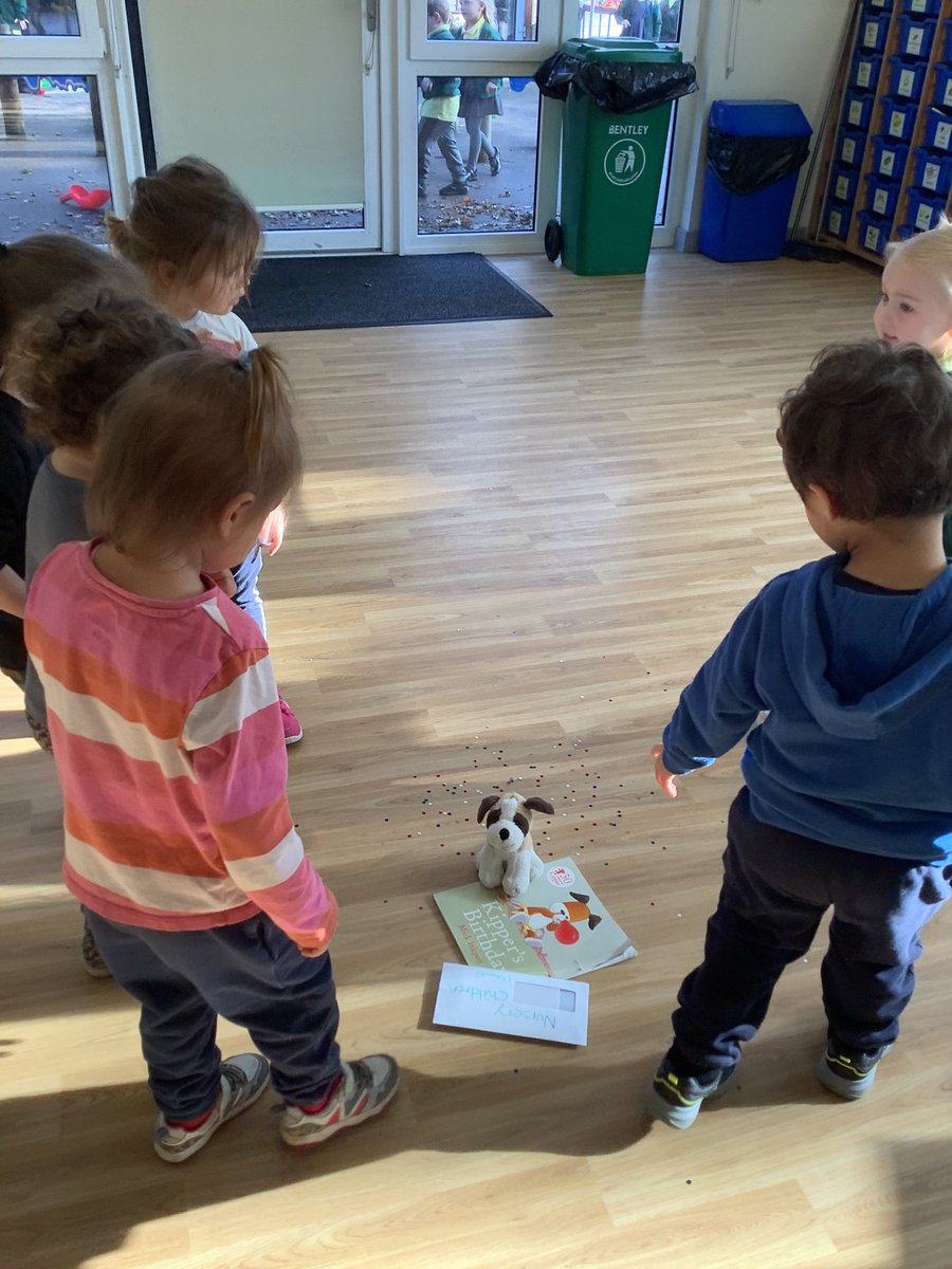 RobsackN's tweet photo. 🌟✨ Exciting morning at group time! We followed a glittery path to the small hall and….. discovered Kipper, a story, and a special letter from Kipper saying that he needs our help to plan his party! 🥳 let’s help Kipper! @R_S_Wood https://t.co/5loPDxzaMd