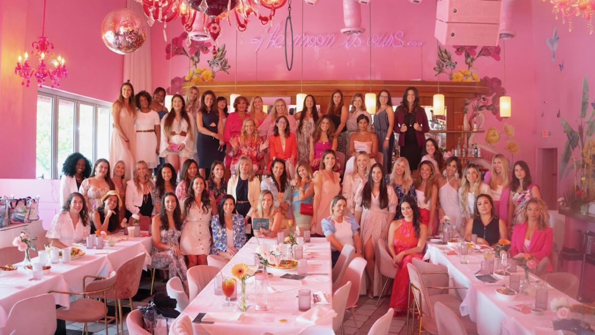 GritDaily's tweet photo. Empowering Women Entrepreneurs: The Vision and Impact of Entreprenista https://t.co/uwkWlTKMQk #WomenEntrepreneurs #entrepreneurship #Entreprenista #Socialfly https://t.co/AXjoK7tlZr