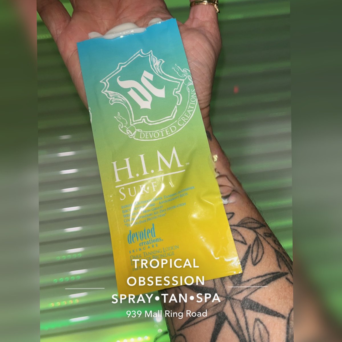 Today we'll talk about a #mcm worthy #tanninglotion that even us ladies is... my apologies, I forgot to use my sticker to show you the results but I this lotion with its Salty Lime fragrance...