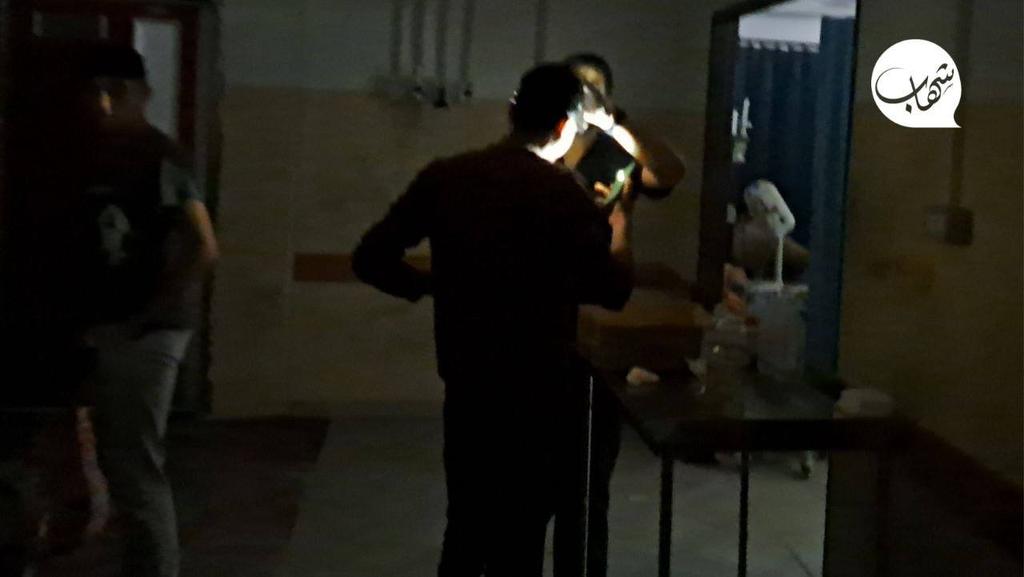 CLIMAXReduction's tweet photo. Doctors in the Indonesian hospital use phone lights whilst operating on patients because of the electricity crisis in the hospitals of Gaza. 6.11.2023 
#SavePalestine #FreePalestineNow #IsraelisaGenocidalState https://t.co/FGaX40CjRI