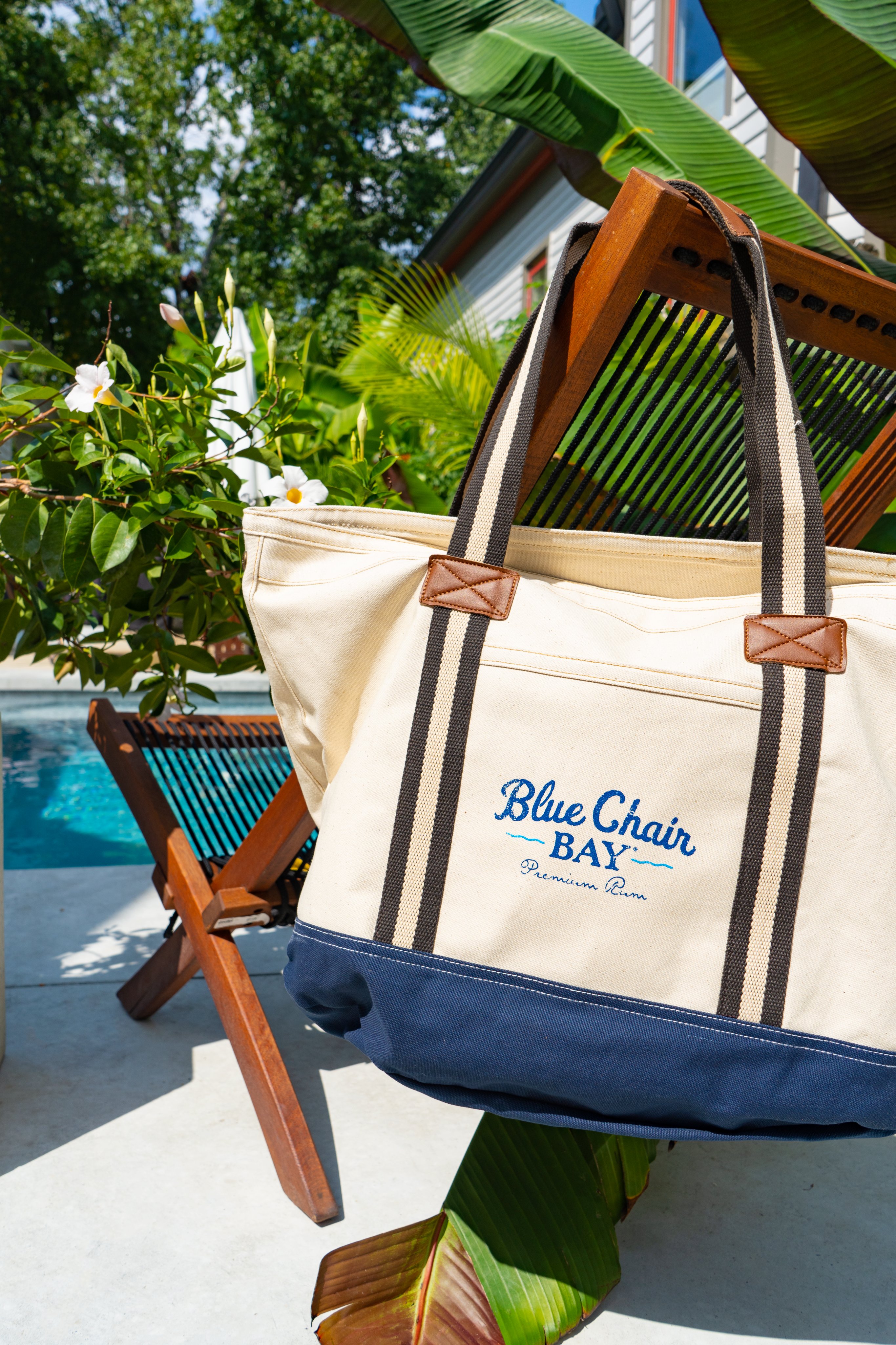 Customers Monogram Their L.L. Bean Tote Bags With a Twist - The