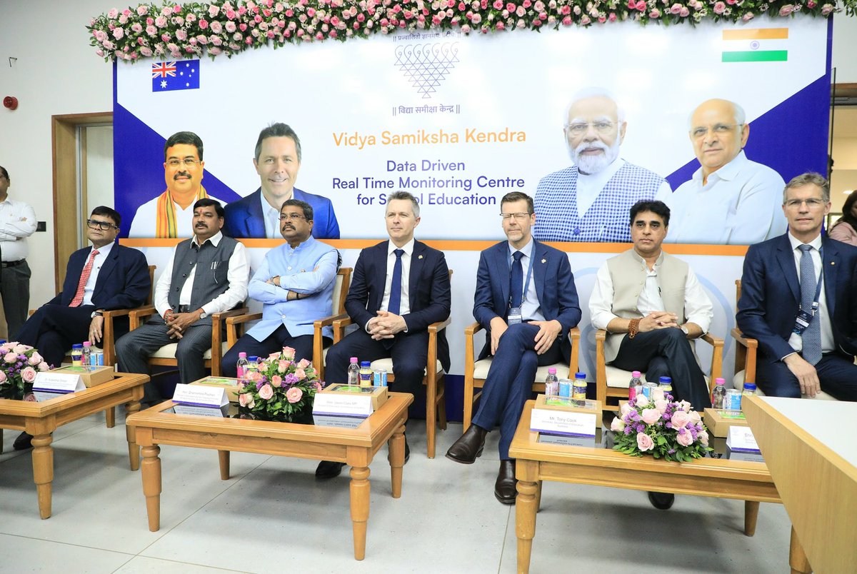 dpradhanbjp's tweet photo. The Vidya Samiksha Kendra in Gandhinagar, Gujarat, is a technology-led initiative to improve learning outcomes and bring substantive and quality changes in the field of school education. 

Gave Minister @JasonClareMP a tour of this one-of-a-kind facility where data and technology is used extensively to address learning poverty and achieve a quantum leap in education delivery.