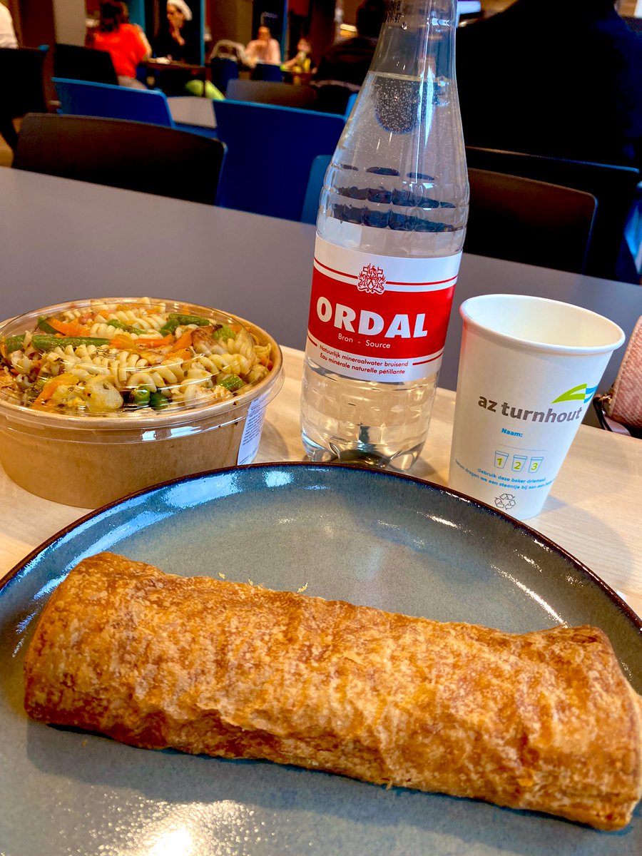 RientjeDL's tweet photo. Controle nuchter = achteraf wat eten 🙂
#AzTurnhout #controle #mini #mommy https://t.co/OwmZSgIsNS