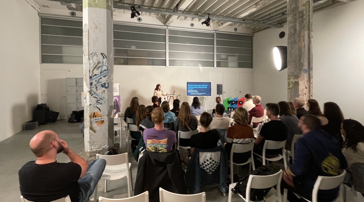 Congratulations to our summer ERASMUS intern <a href="/irmakkalkann/">Irmak Kalkan</a> for delivering an impressive presentation on our project, "Correcting Misinformation in Climate Change using VR" at the <a href="/vpromedialab/">VPRO Medialab</a> Hackatron Event! 🎉👏 @ElifErisen1