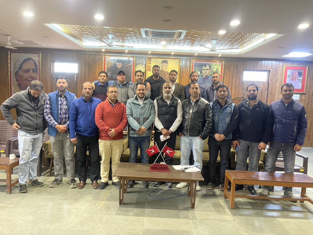 im_waqarkhan's tweet photo. Productive meeting today with @JkyncNorth Zone office bearers, led by our @YNCJK Provincial President @salmanalisagar sb.Great to see participation from ZVP’s, DP’s and other office bearers.We discussed various issues and charted out an exciting future course of action.
@JKNC_ https://t.co/uf6400D1JX