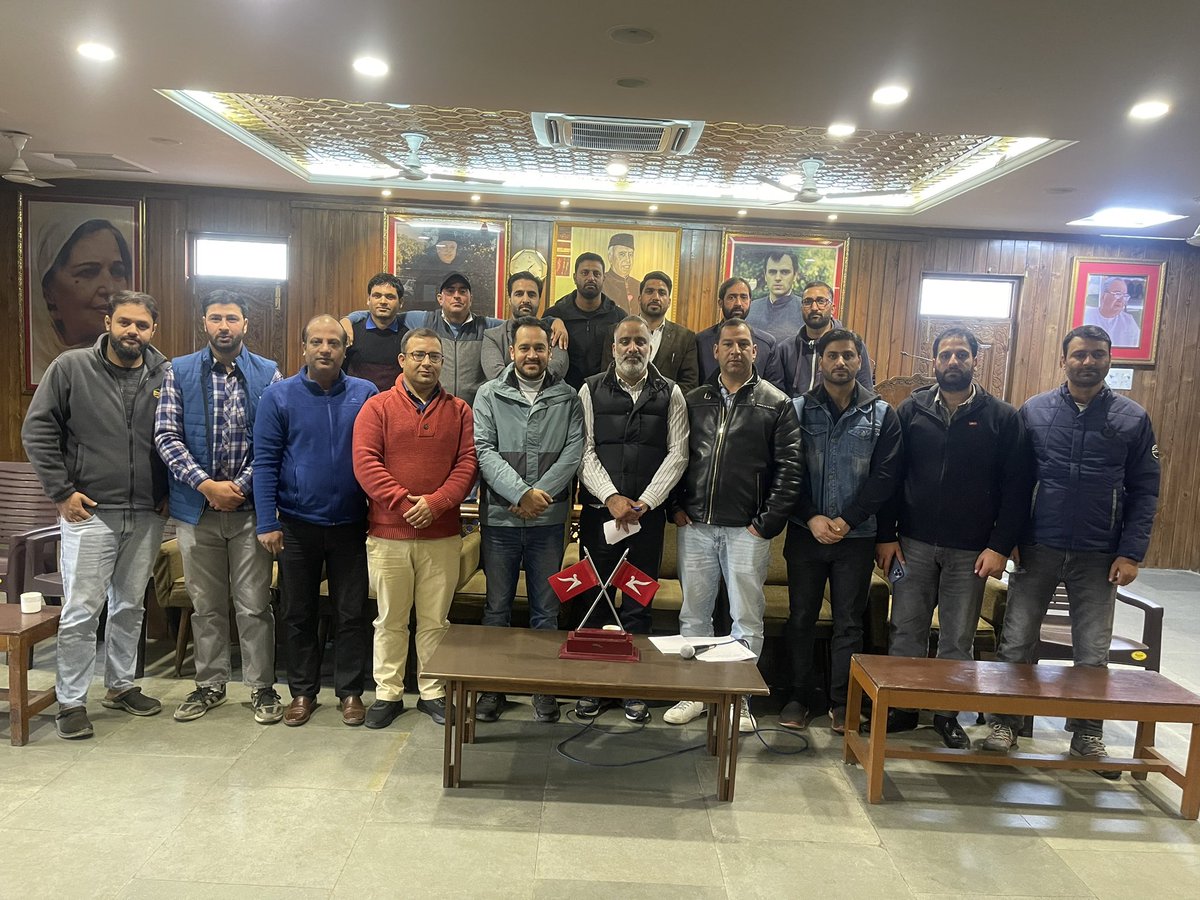 im_waqarkhan's tweet photo. Productive meeting today with @JkyncNorth Zone office bearers, led by our @YNCJK Provincial President @salmanalisagar sb.Great to see participation from ZVP’s, DP’s and other office bearers.We discussed various issues and charted out an exciting future course of action.
@JKNC_ https://t.co/uf6400D1JX