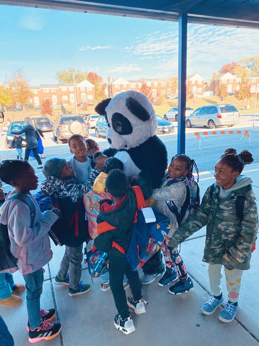 MrsShelbyWood's tweet photo. This week is off to a great start! Our Monday morning Boogie โn Breakfast is the best welcome back from a weekend. Music playing during arrival & hugs from our beloved Panda ๐ผ๐ถ https://t.co/GNz5v1Ncgl