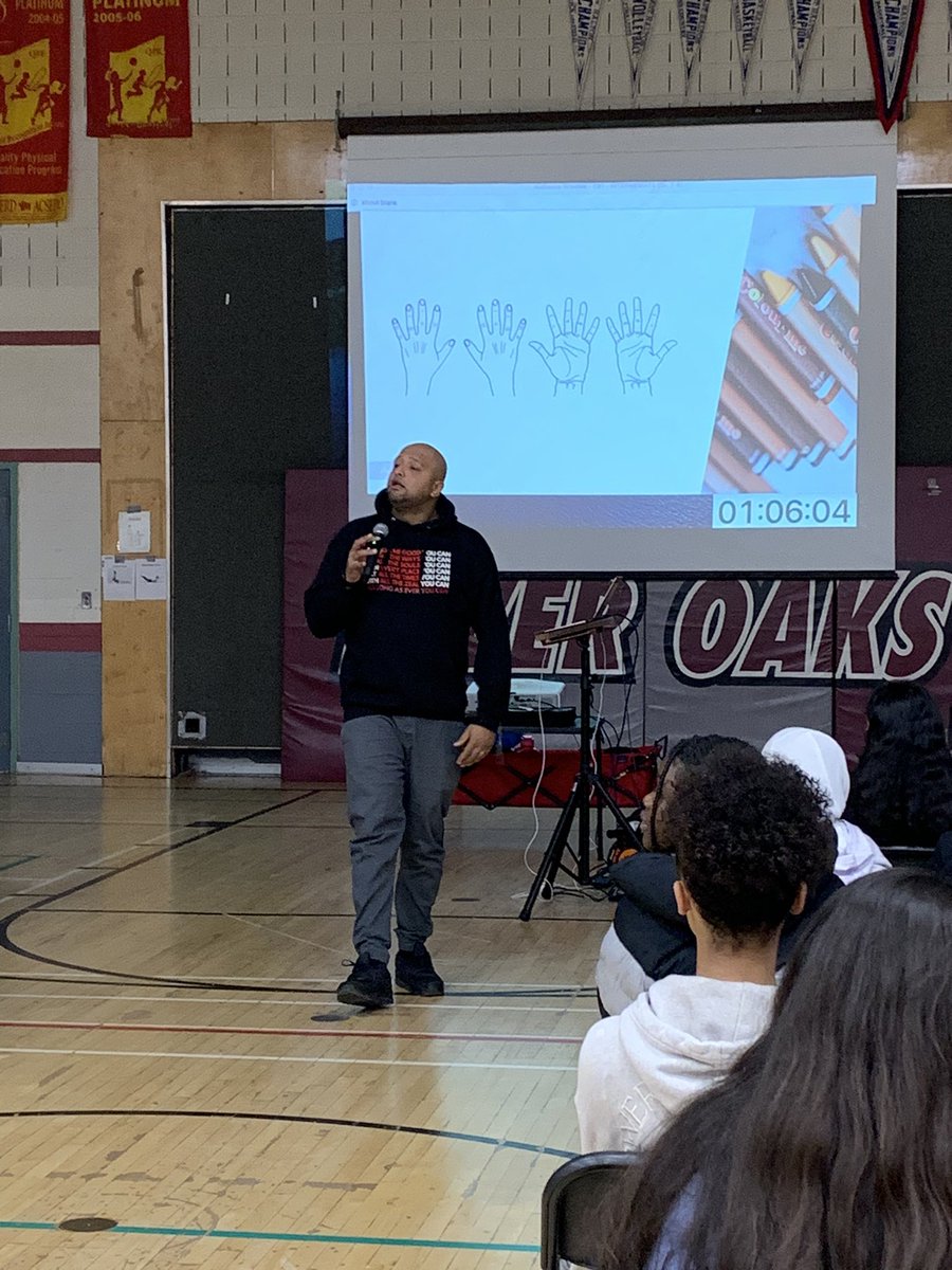 Aubrey Noronha from HelloHopre.ca kicking off our Grade 7 &amp; 8 Leadership Conference. #ROPSROCKS #leadershipconference