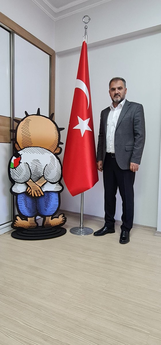 Hanzala Yüzünü Dönsün Artık!

Yozgat Filistin'e destek Platformu olarak Filistine destek nöbet çadırımızı 08.Kasım. 2023 tarihinde açıyor her gün 14:00-17:00 arasında   çocuklarımızı Hanzala (*) ile dayanışmaya davet ediyoruz.
_____
*“Hanzala kimdir”
<a href="/memursen_yozgat/">Memur-Sen YOZGAT</a>