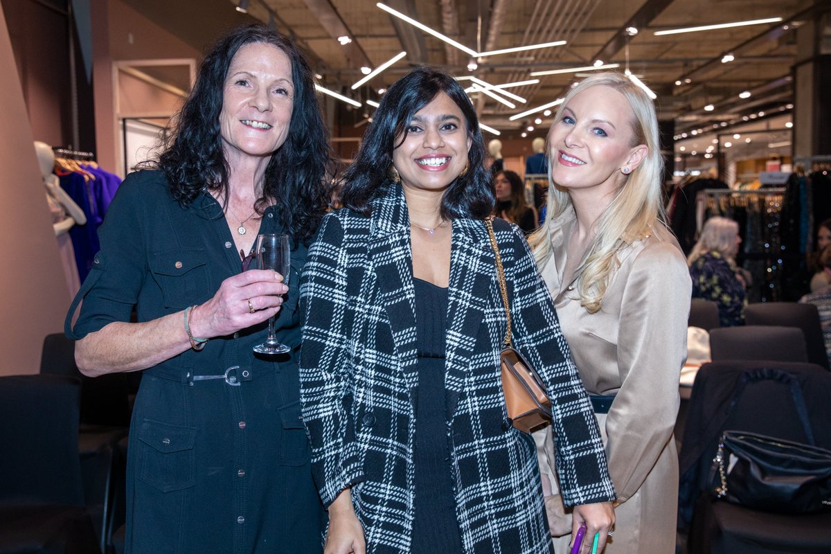 Members and guests of #YorkshireBusinesswoman came together at <a href="/JohnLewisRetail/">John Lewis & Partners</a>  #Leeds for a #networking event with a festive twist!
The personal styling team showed us some styles for the holiday season, as well as how to repurpose the outfits. The Beauty Society demonstrated