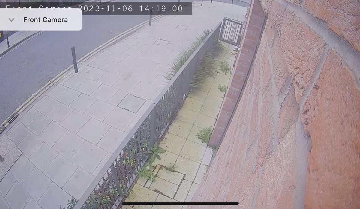 NadsCee's tweet photo. Looking forward to my parcels being stolen 🙃 thanks @AmazonUK https://t.co/ylYDY23JS3