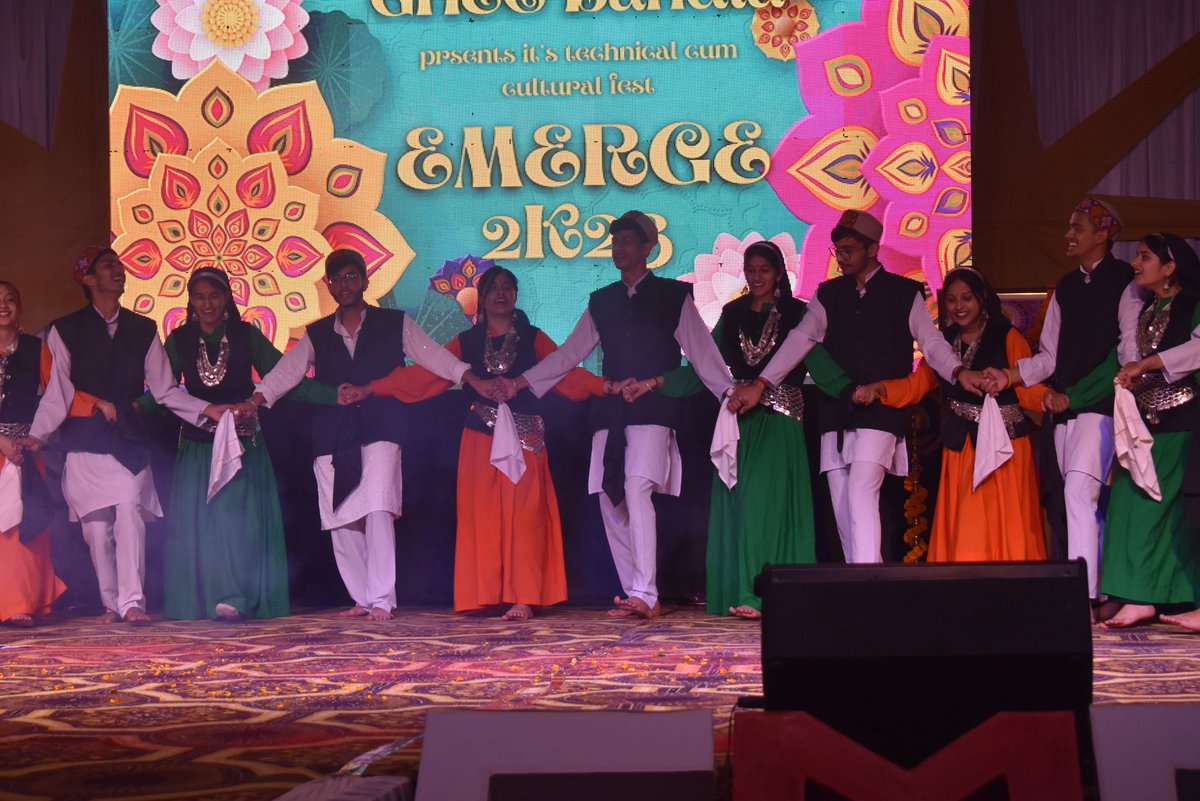 ghecbilaspur_hp's tweet photo. Nati ka CHASKA ❤️
#GHEC #BANDLA #EMERGE2K23 #HIMACHALNATI https://t.co/mlLSZjtAFZ