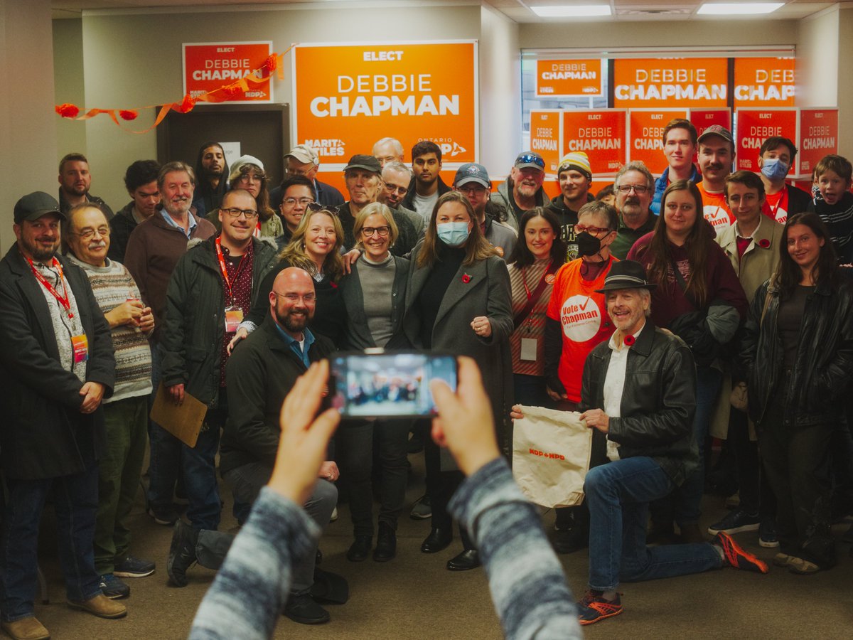 #KitchenerCentre is buzzing with energy for @DChapmanNDP, your @OntarioNDP candidate! Only Debbie will stand up for you at Queen’s Park against Ford's corrupt Conservatives. She’ll help make your Official Opposition even stronger. Vote for Debbie on November 30! #ONpoli