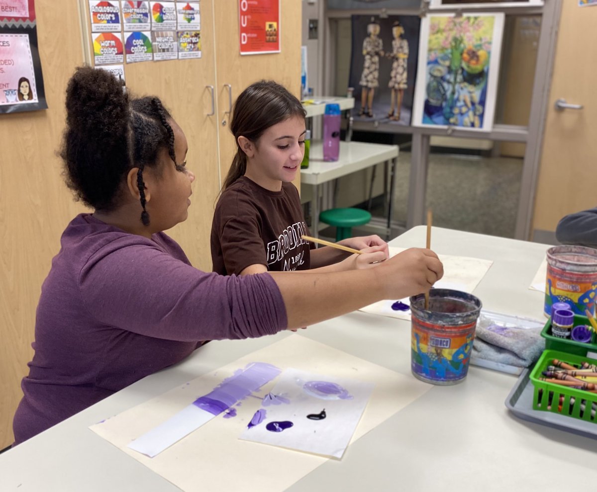 dasdleib's tweet photo. Fifth grade students in Mrs. Stormes’ art class are experimenting with making gradients by adding black and white paint. https://t.co/NdvxkYLIGi